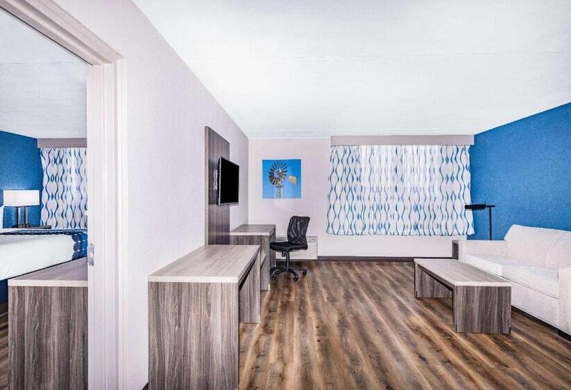 Люкс Кровать Кинг, Wingate By Wyndham Wichita Airport