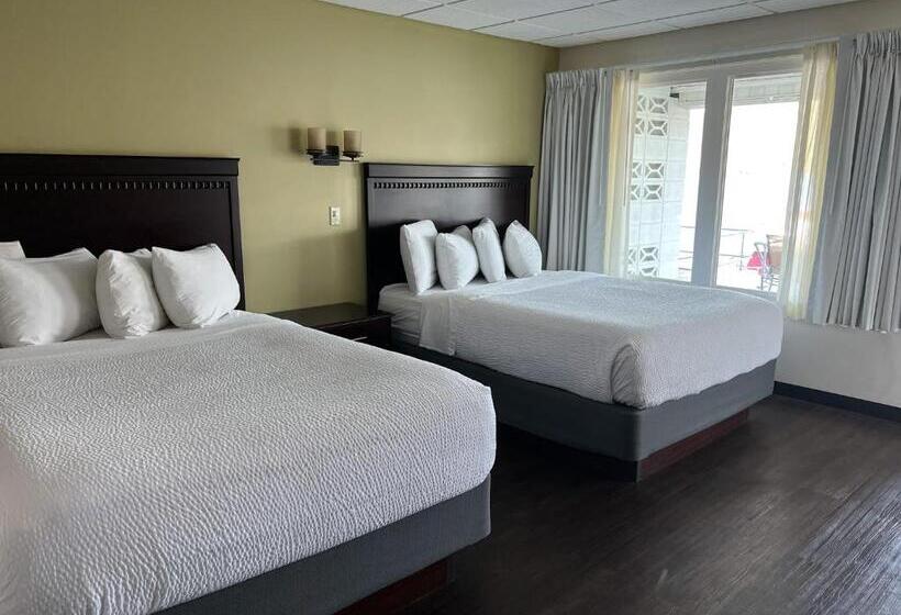 Superior room with lake view, The Georgian Lakeside Resort
