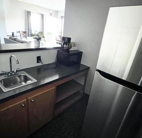 패밀리 룸, The Georgian Lakeside Resort