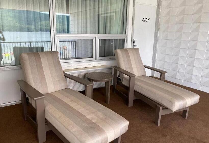 스탠다드 룸 킹사이즈 침대, The Georgian Lakeside Resort