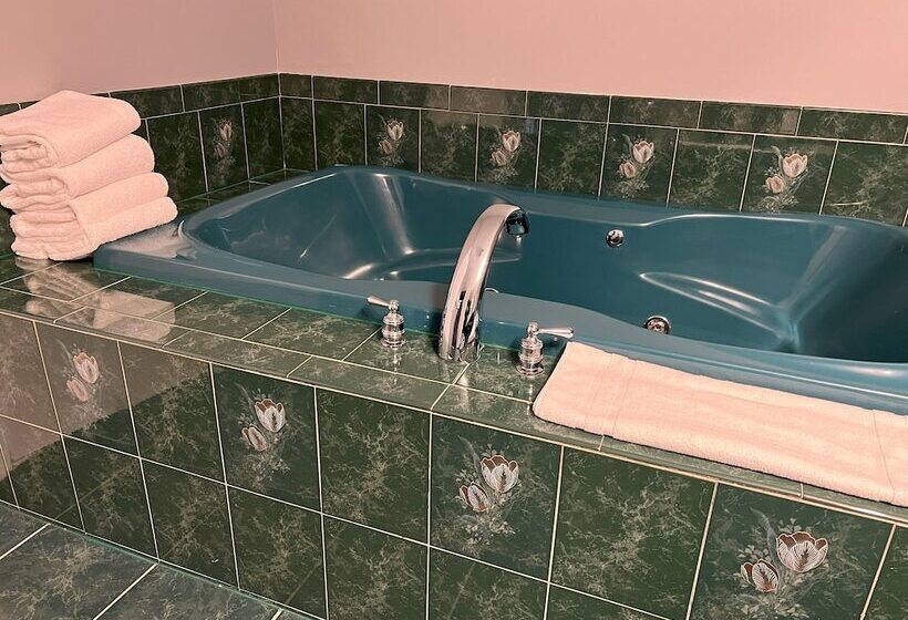 스탠다드 룸 킹사이즈 침대, The Georgian Lakeside Resort