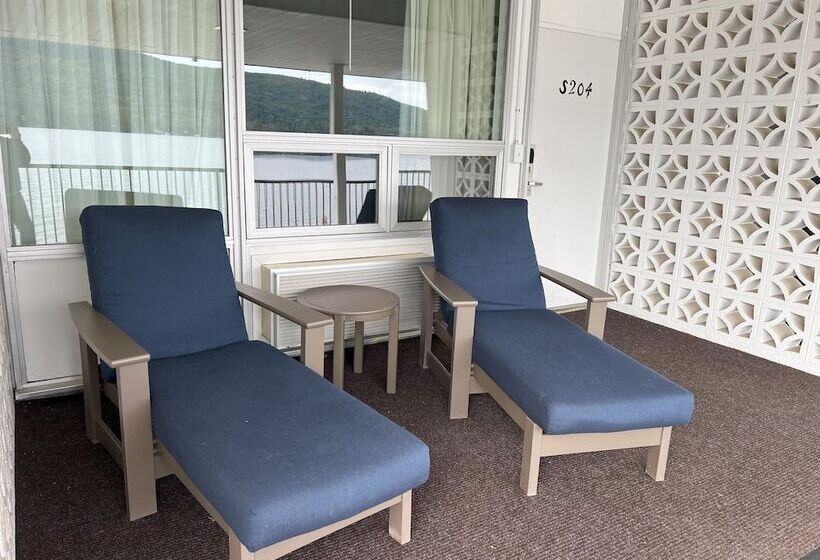 스탠다드 룸 킹사이즈 침대, The Georgian Lakeside Resort