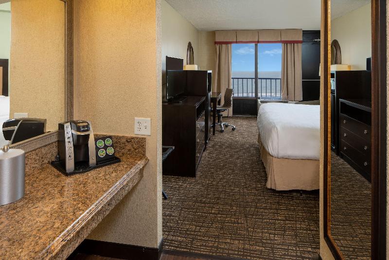 带大床的行政房间, Holiday Inn Resort Galveston On The Beach, An Ihg