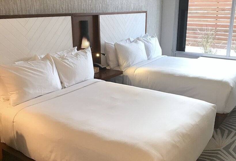 Номер Стандарт 2 Двуспальные Кровати, Adeline, Scottsdale, A Tribute Portfolio