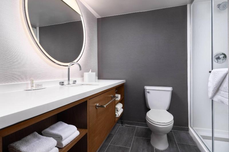 带大床的套房, Courtyard By Marriott San Diego Mission Valley/hotel Circle