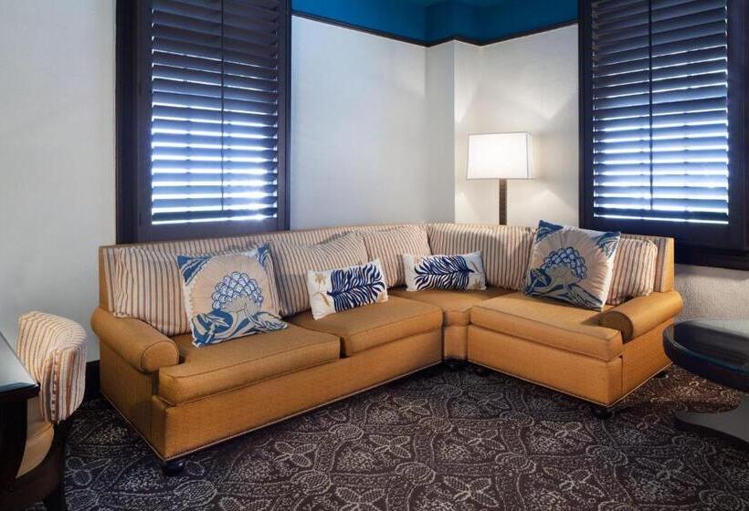 جناح جونيور, La Concha Key West, Autograph Collection