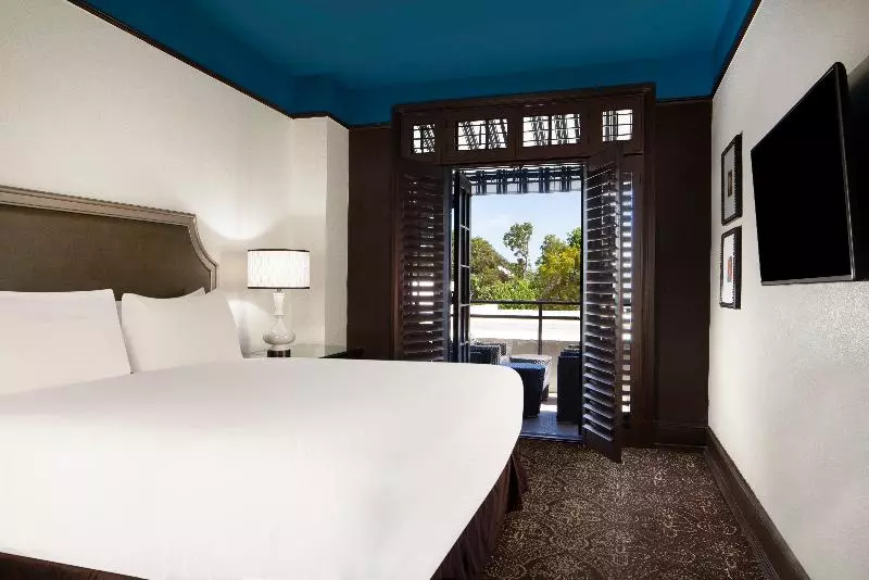 اتاق استاندارد با تخت بزرگ, La Concha Key West, Autograph Collection