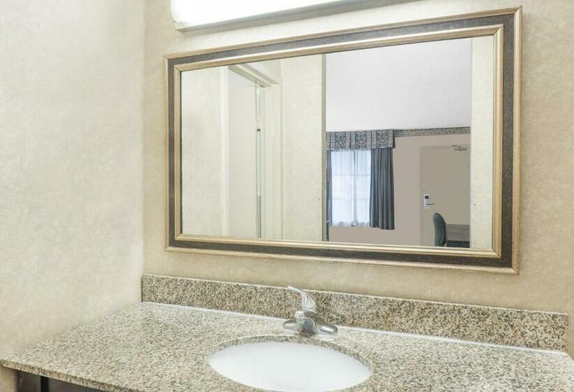 스탠다드 룸 더블 침대 2개, Days Inn & Suites By Wyndham York