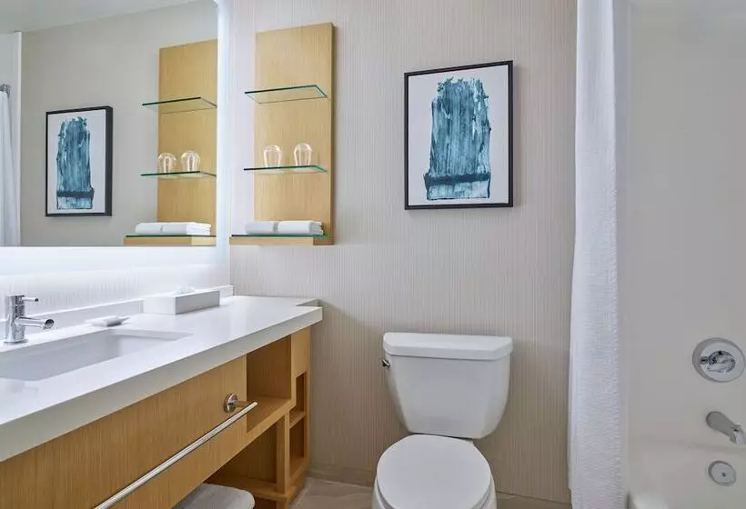 ２ダブルベッドのスタンダードルーム, Delta Hotels By Marriott Little Rock West