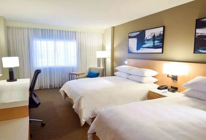 ２ダブルベッドのスタンダードルーム, Delta Hotels By Marriott Little Rock West