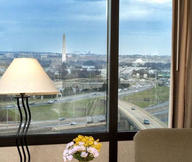 キングサイズベッドのスタンダードルーム, Doubletree By Hilton Washington Dc   Crystal City