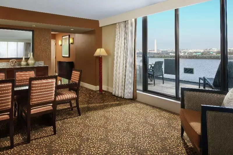 سوئیت پرزیدنت, Doubletree By Hilton Washington Dc   Crystal City