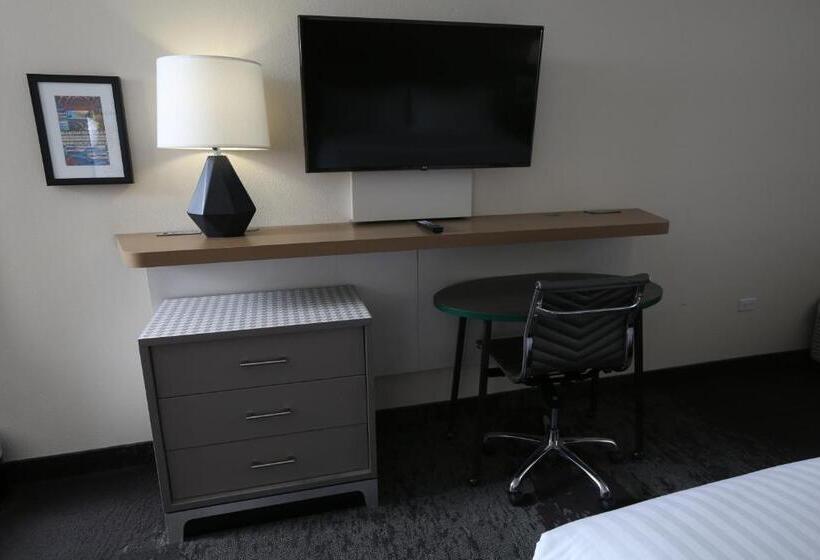 استودیو استاندارد با تخت کینگ, Holiday Inn Chicago North Shore, An Ihg