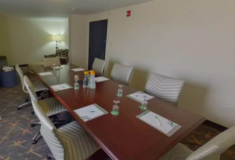 スイート, Holiday Inn Lansdale Hatfield, An Ihg
