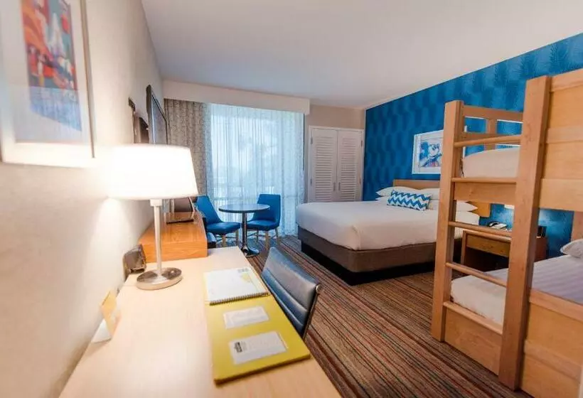 اتاق استاندارد با تخت‌های تاشو, Howard Johnson By Wyndham Anaheim Hotel & Water Playground