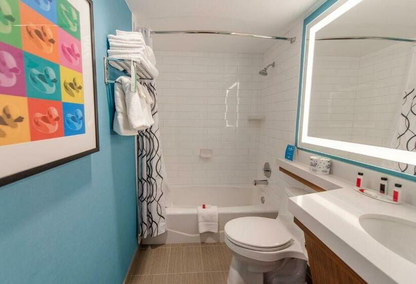 标准间带双层床, Howard Johnson By Wyndham Anaheim Hotel & Water Playground