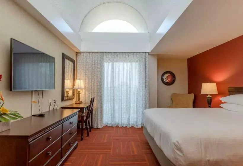 سوئیت با تخت بزرگ, Howard Johnson By Wyndham Anaheim Hotel & Water Playground