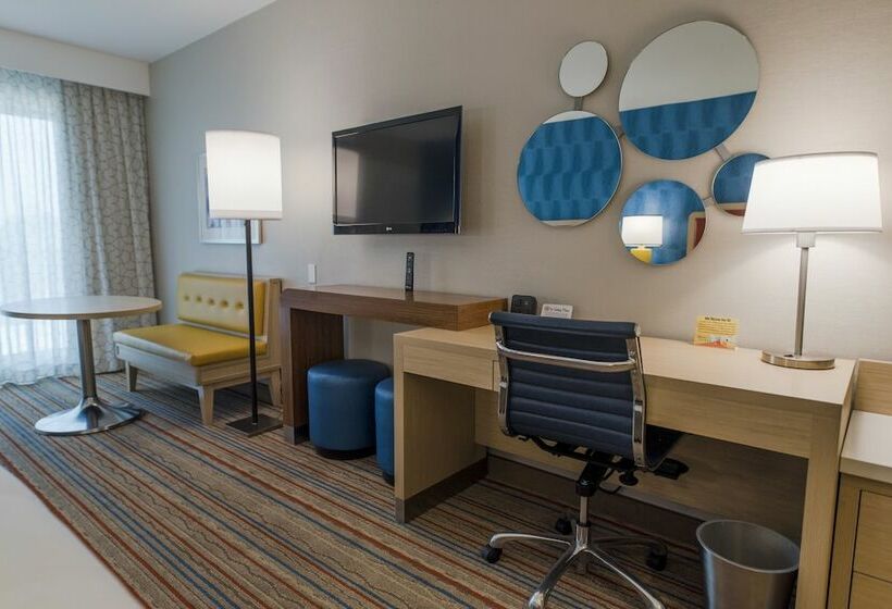 带2个双人床的标准工作室, Howard Johnson By Wyndham Anaheim Hotel & Water Playground