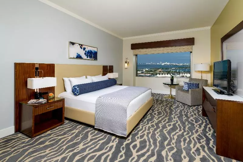 Club Room King Bed, Intercontinental Miami, An Ihg