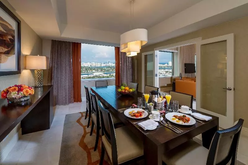 سوئیت کلاب, Intercontinental Miami, An Ihg