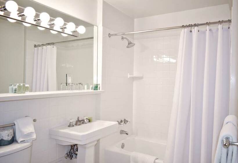 Номер Deluxe, Lombardy