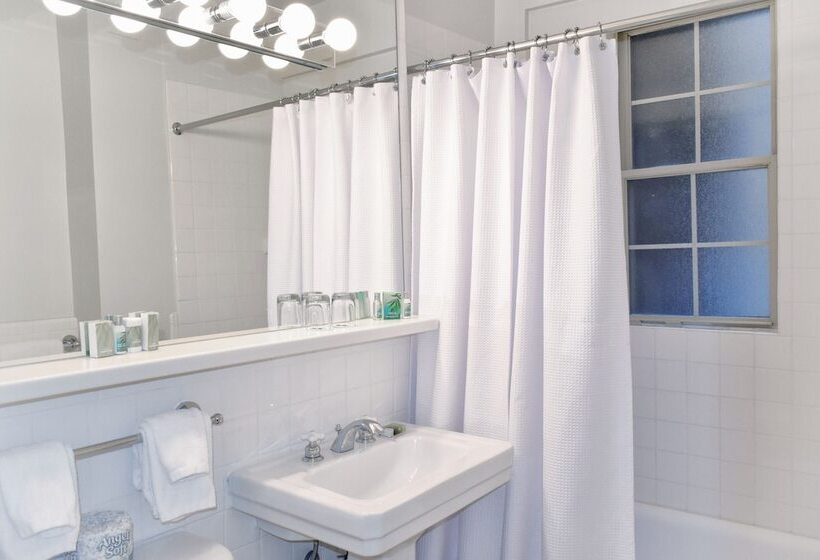 Номер Deluxe, Lombardy