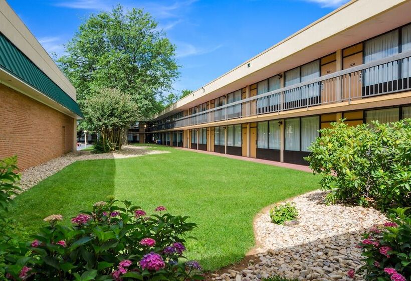 غرفه قياسيه سريرين مزدوجين, Quality Inn Roanoke Airport