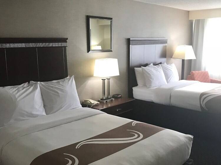 2ダブルベッドのスタンダードルーム, Quality Inn & Suites Vestal Binghamton Near University