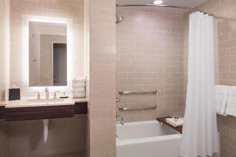 غرفة قياسية سرير كينج, Sheraton Palo Alto