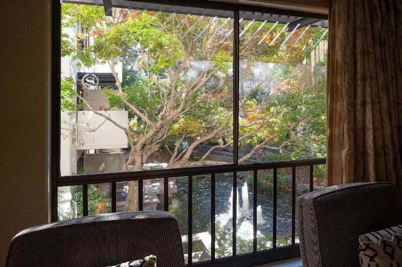 اتاق استاندارد با تخت بزرگ, Sheraton Palo Alto