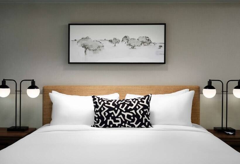 جناح, Sonesta Irvine John Wayne Airport