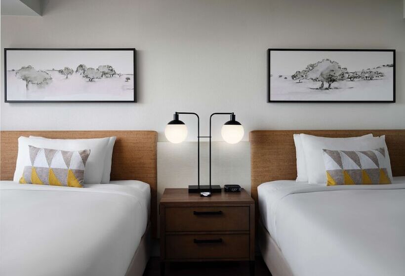 Номер Deluxe, Sonesta Irvine John Wayne Airport