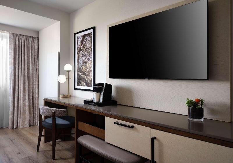 Номер Deluxe, Sonesta Irvine John Wayne Airport