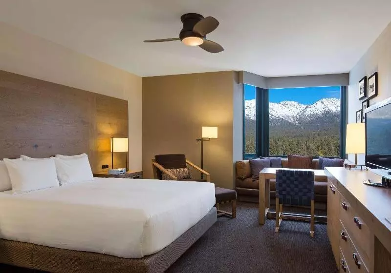 キングサイズベッドのスタンダードルーム, Hyatt Regency Lake Tahoe Resort, Spa & Casino
