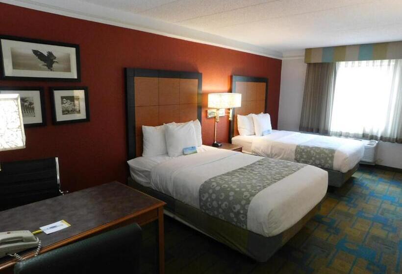 障害者適応デラックスルーム, Days Inn & Suites By Wyndham Schaumburg  Woodfield Mall