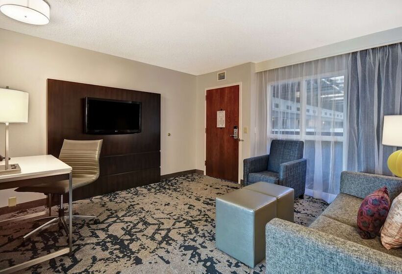 장애인을 위한 스위트, Embassy Suites By Hilton Montgomery Hotel & Conference Ctr
