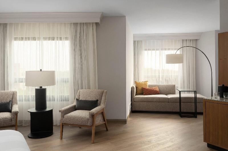 스탠다드 스튜디오 킹침대, Fort Collins Marriott