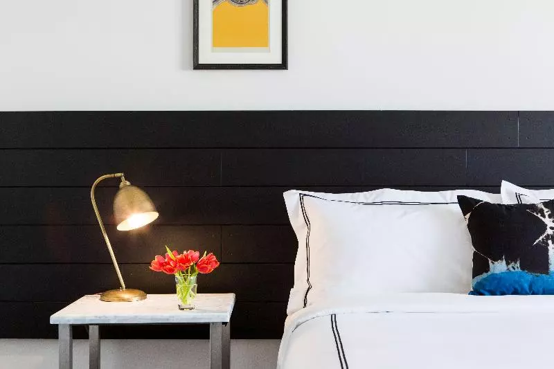 キングサイズベッドのスタンダードルーム, Kimpton Hotel Enso, An Ihg