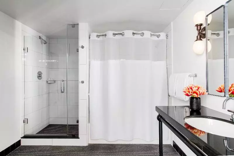 キングサイズベッドのスタンダードルーム, Kimpton Hotel Enso, An Ihg