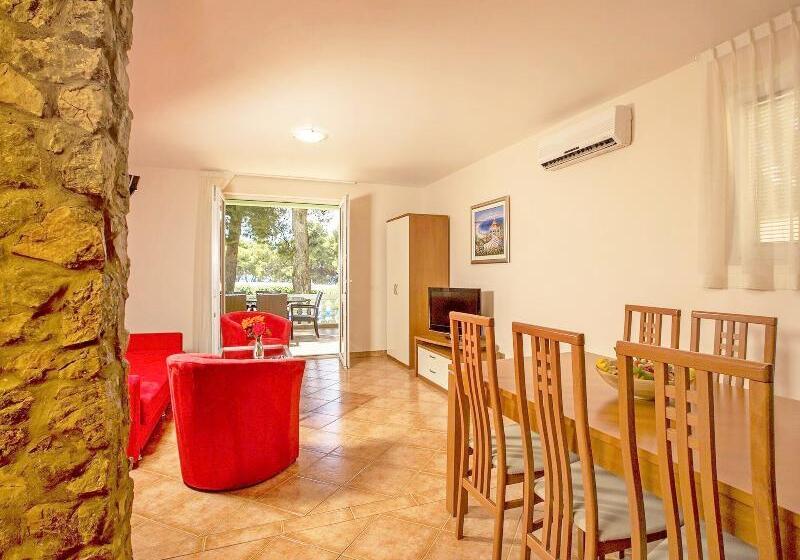 디럭스 룸, La Quinta Inn By Wyndham Savannah Midtown