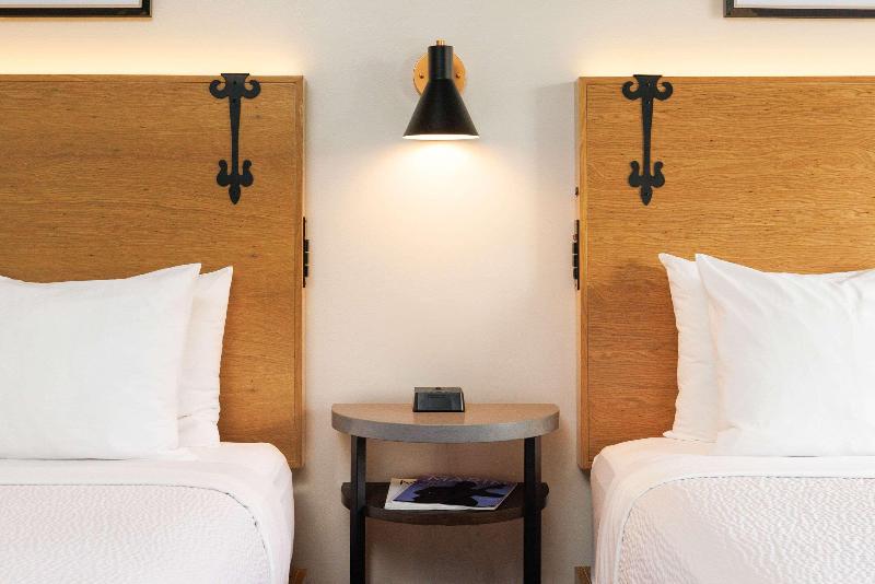 장애인을 위한 킹사이즈 침대 스탠다드 룸, La Quinta Inn By Wyndham Savannah Midtown