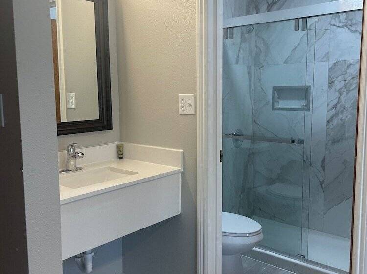 Номер Deluxe, Marina Inn