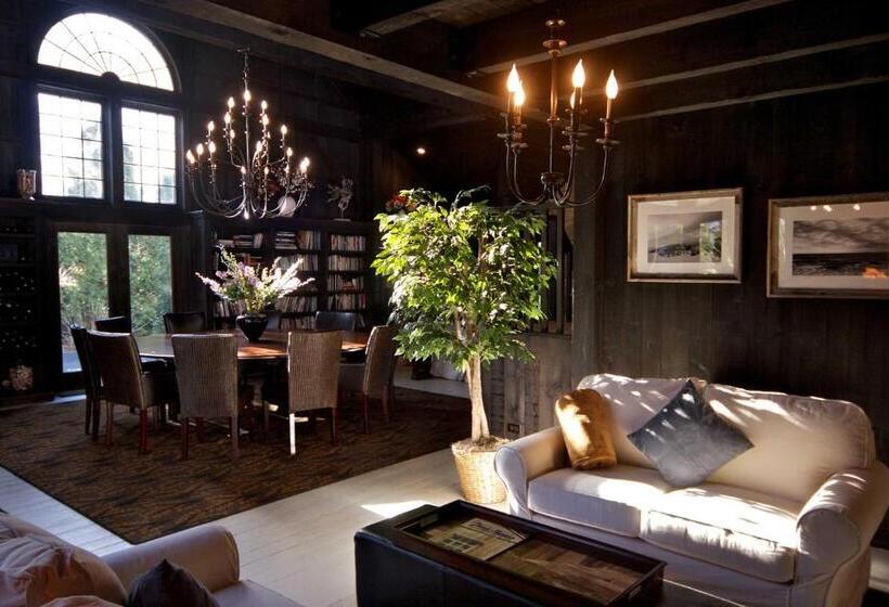 منزل غرفة نوم واحدة, Mill House Inn