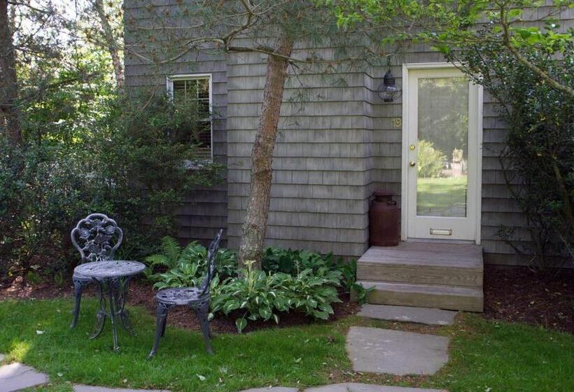 جناح, Mill House Inn