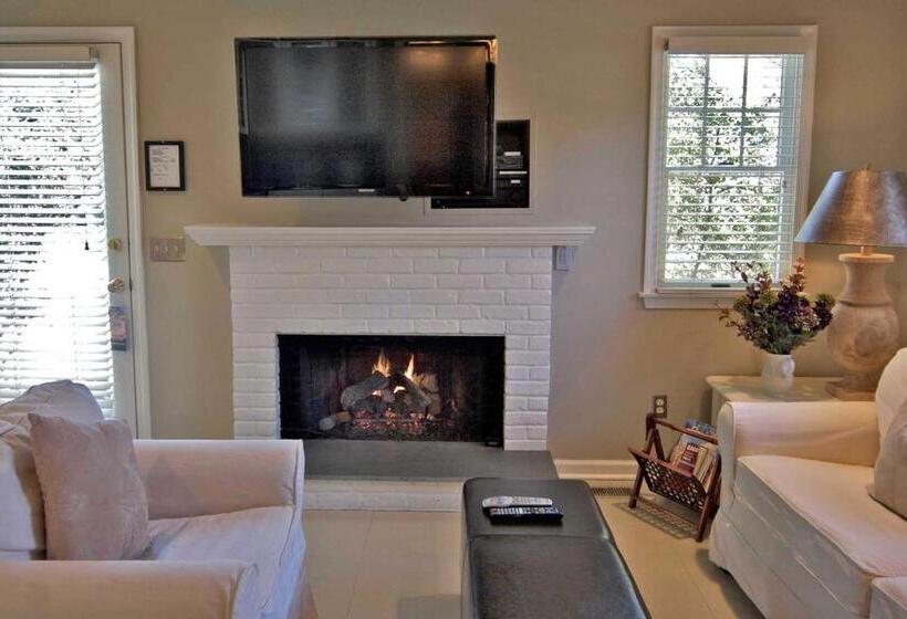 جناح, Mill House Inn