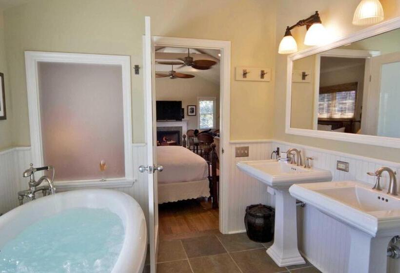 جناح, Mill House Inn