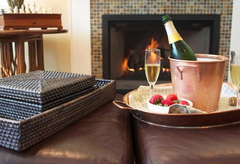 جناح, Mill House Inn