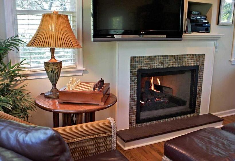 جناح, Mill House Inn