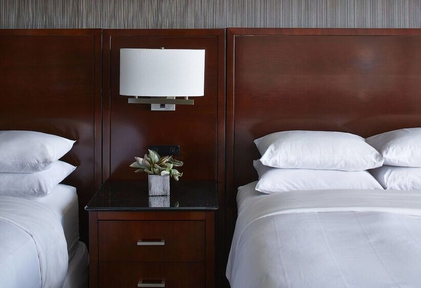 غرفه قياسيه سريرين مزدوجين, Minneapolis Marriott Southwest