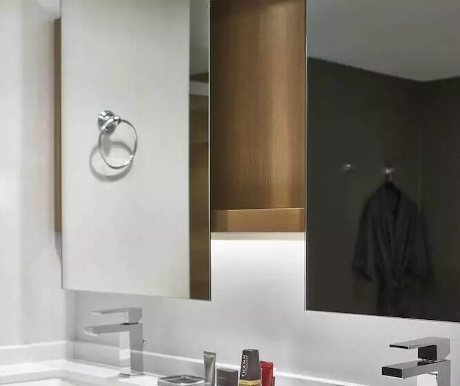 クラブスイート, Minneapolis Marriott Southwest